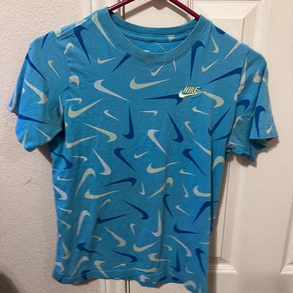 Nike tee Boys